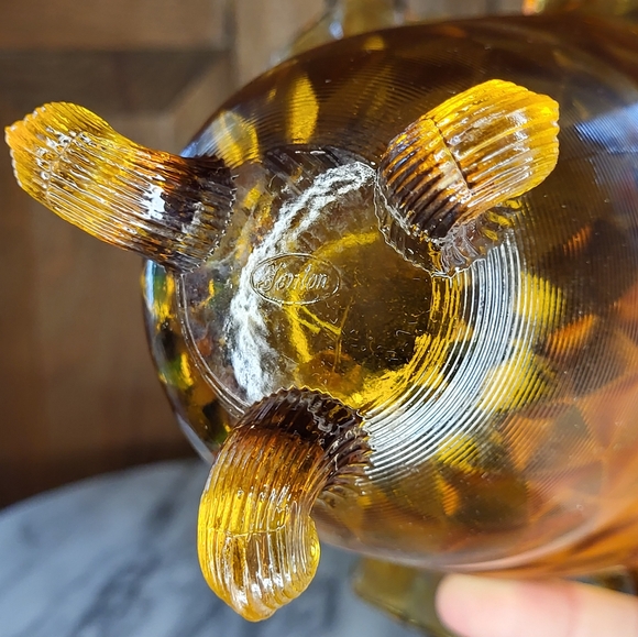 Fenton Glass Vase with Ruffled Edge - Picture 6 of 13